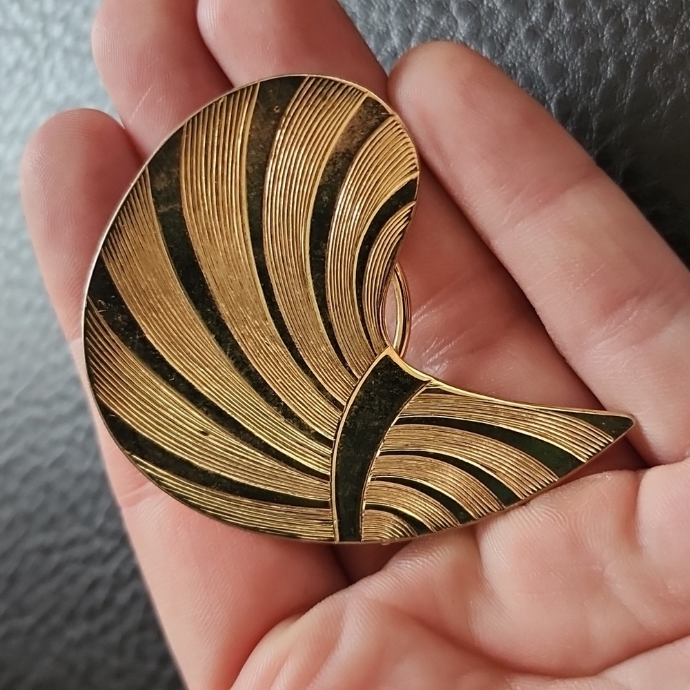 VTG Jeri-Lou scarf clip